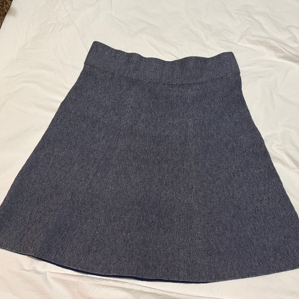 🦋Ann Taylor Heather Gray A-Line Skirt. Stretch.